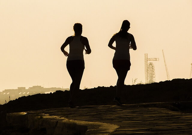 manfaat lari sore hari